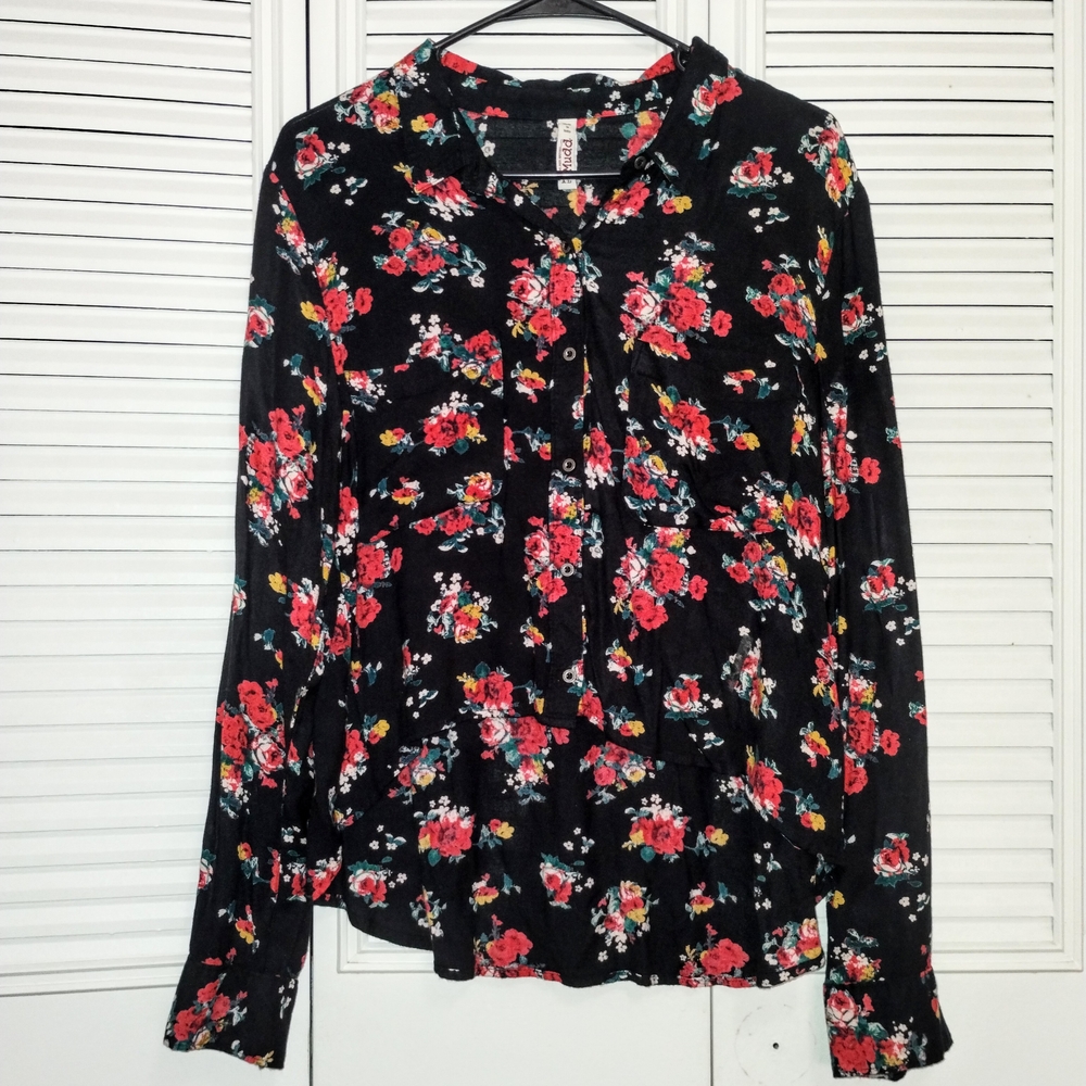 Mudd Dark Floral Print Button Up Blouse Asymmetrical Hemline Size XL Whimsigoth